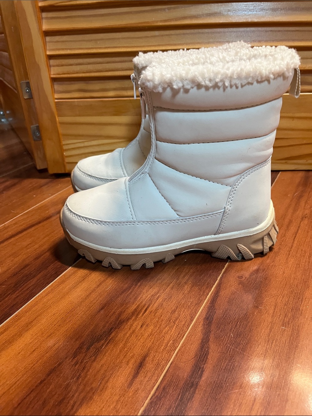 DSG Cream Quilted Sherpa-Trim Winter Boots